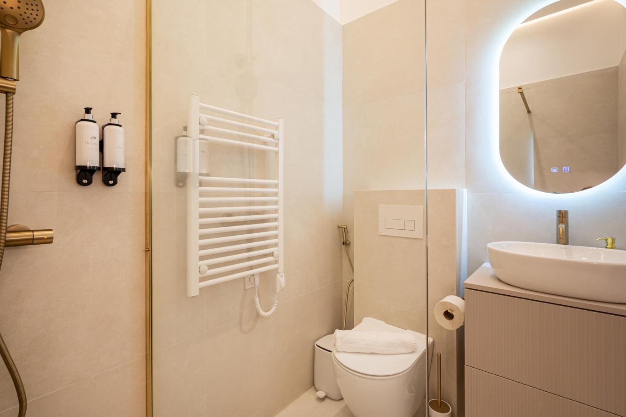 K51 - Kiraly Boutique - Location By Bqa Apartament *