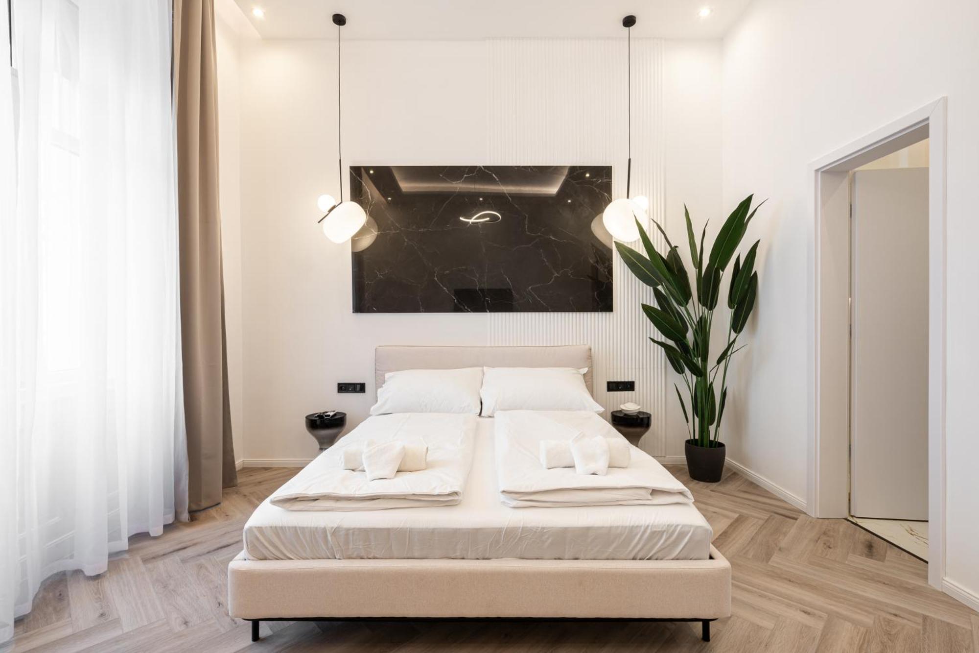 K51 - Kiraly Boutique - Location By Bqa Apartament